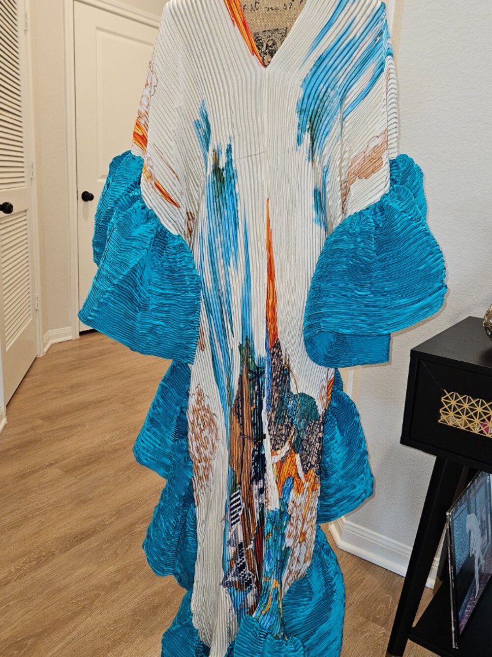 Dramatic Pleated Ruffle Art Print Kaftan/Tunic - Picture 4 of 5